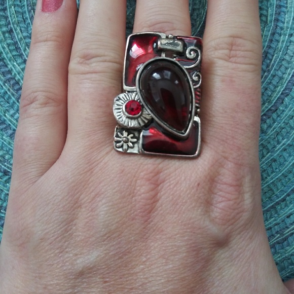 Artistic Ring - Picture 2 of 5